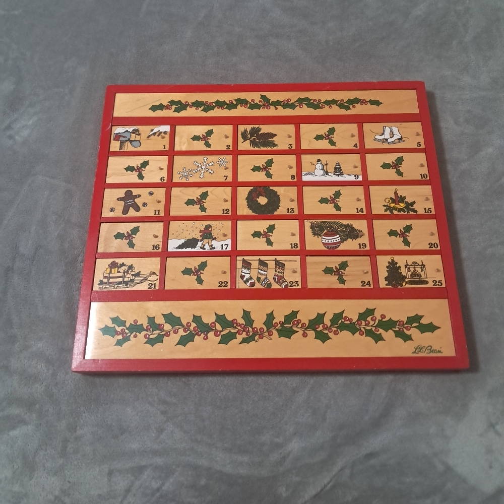 VTG L.L. BEAN Christmas Red Advent Calendar Wooden 14.75" x 17"